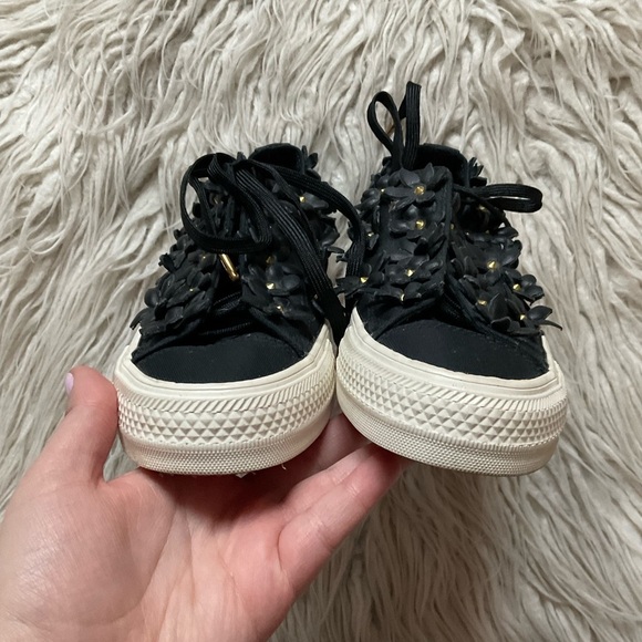 Converse x PatBo Chuck Taylor Black Leather 3D Flower Low Top Sneakers Size 5.5 - Picture 5 of 12